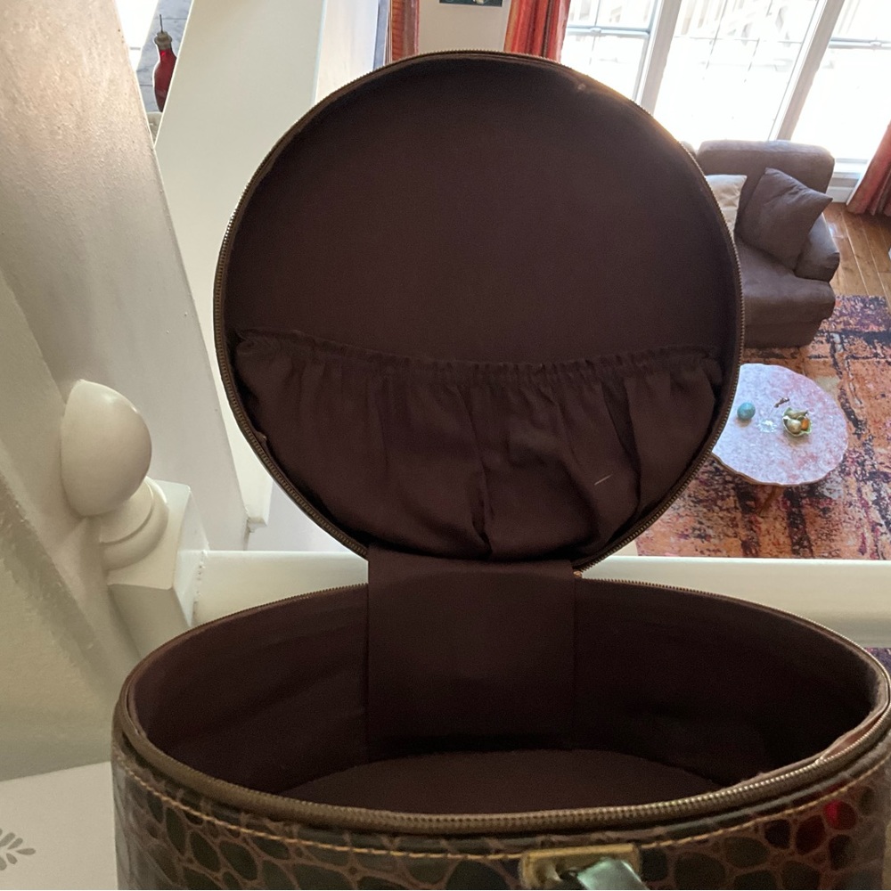 Leather Hat Box - Picture 3 of 7